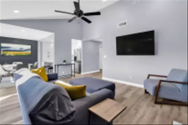 La Mesa, CA 91942,7780 Parkway Dr #104