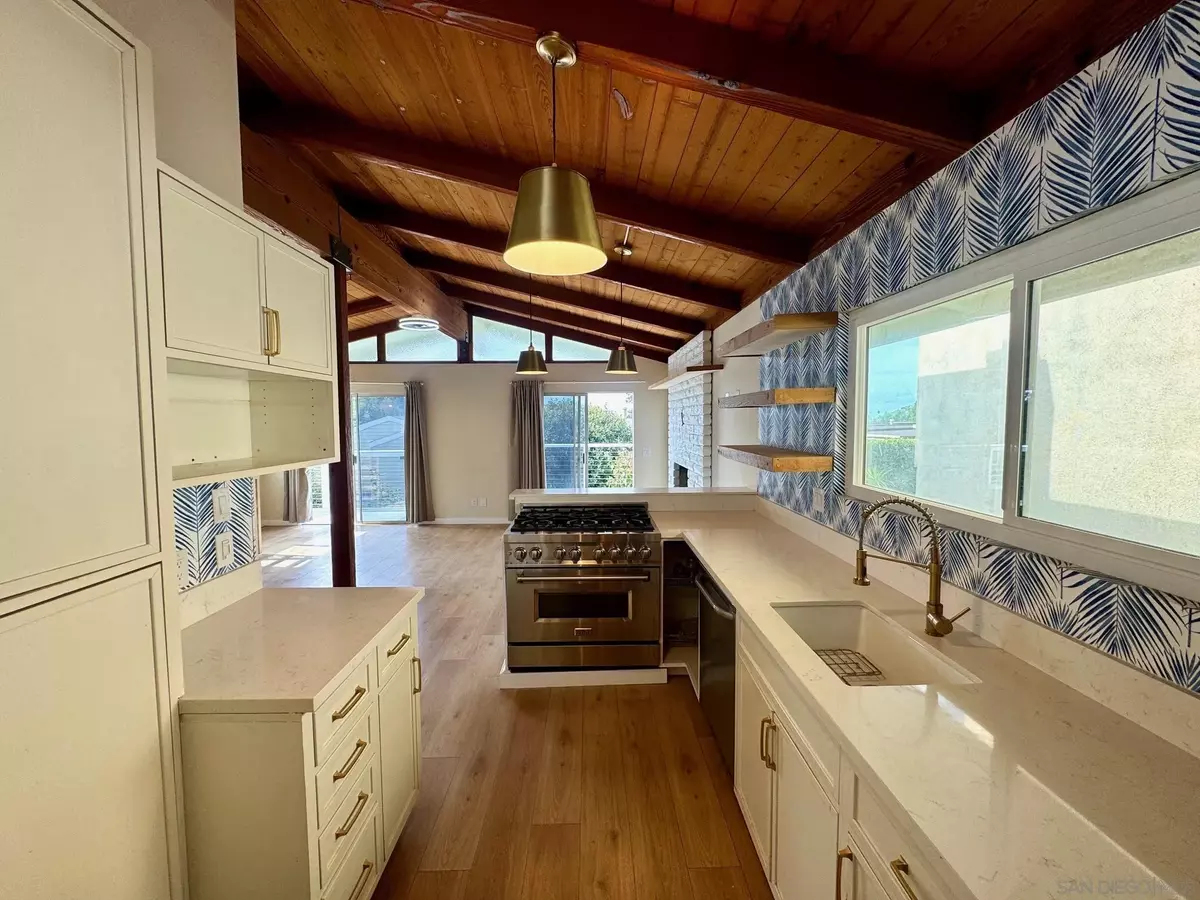 Solana Beach, CA 92075,113 N Granados #113