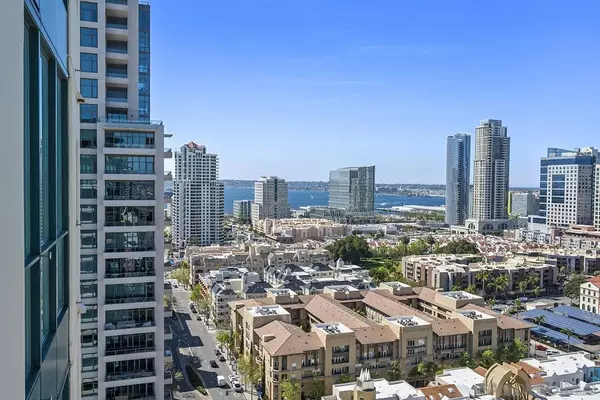 San Diego, CA 92101,555 Front Street #2201