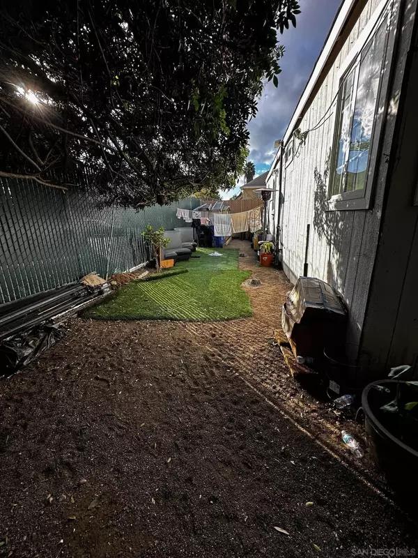 San Diego, CA 92113,1721-29 Commercial St