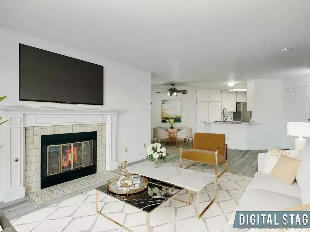 San Diego, CA 92111,7087 Camino Degrazia #141