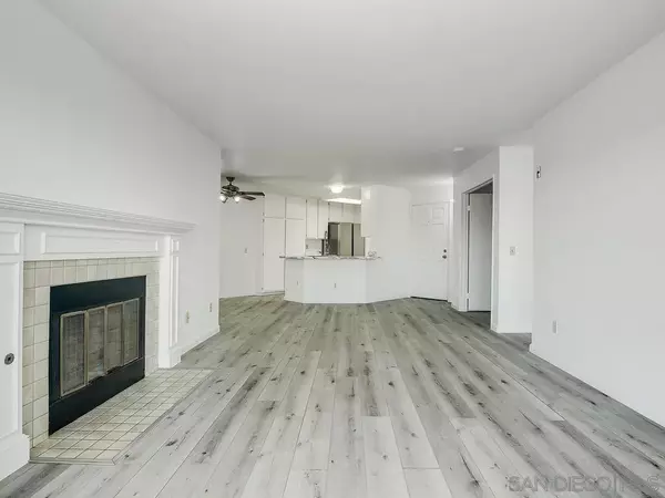 San Diego, CA 92111,7087 Camino Degrazia #141