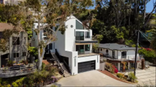 Mission Hills, CA 92103,2861 Brant st.