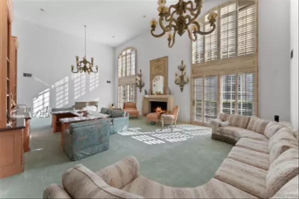 Carlsbad, CA 92009,7407 Avenida De Palais