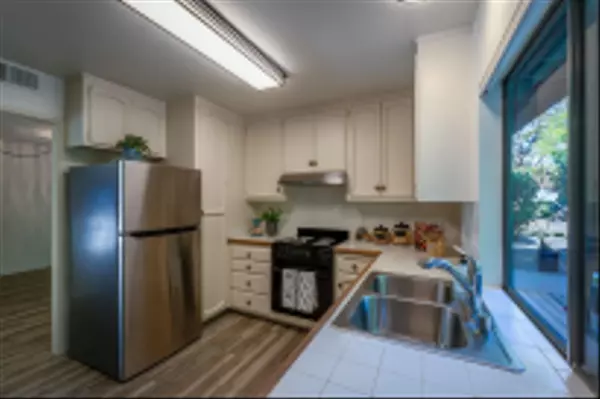 San Diego, CA 92128,12780 Avenida La Valencia #163