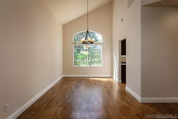 San Diego, CA 92130,5251 Caminito Exquisito