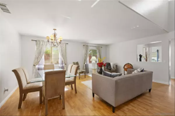 Oceanside, CA 92057,984 Manteca Dr.