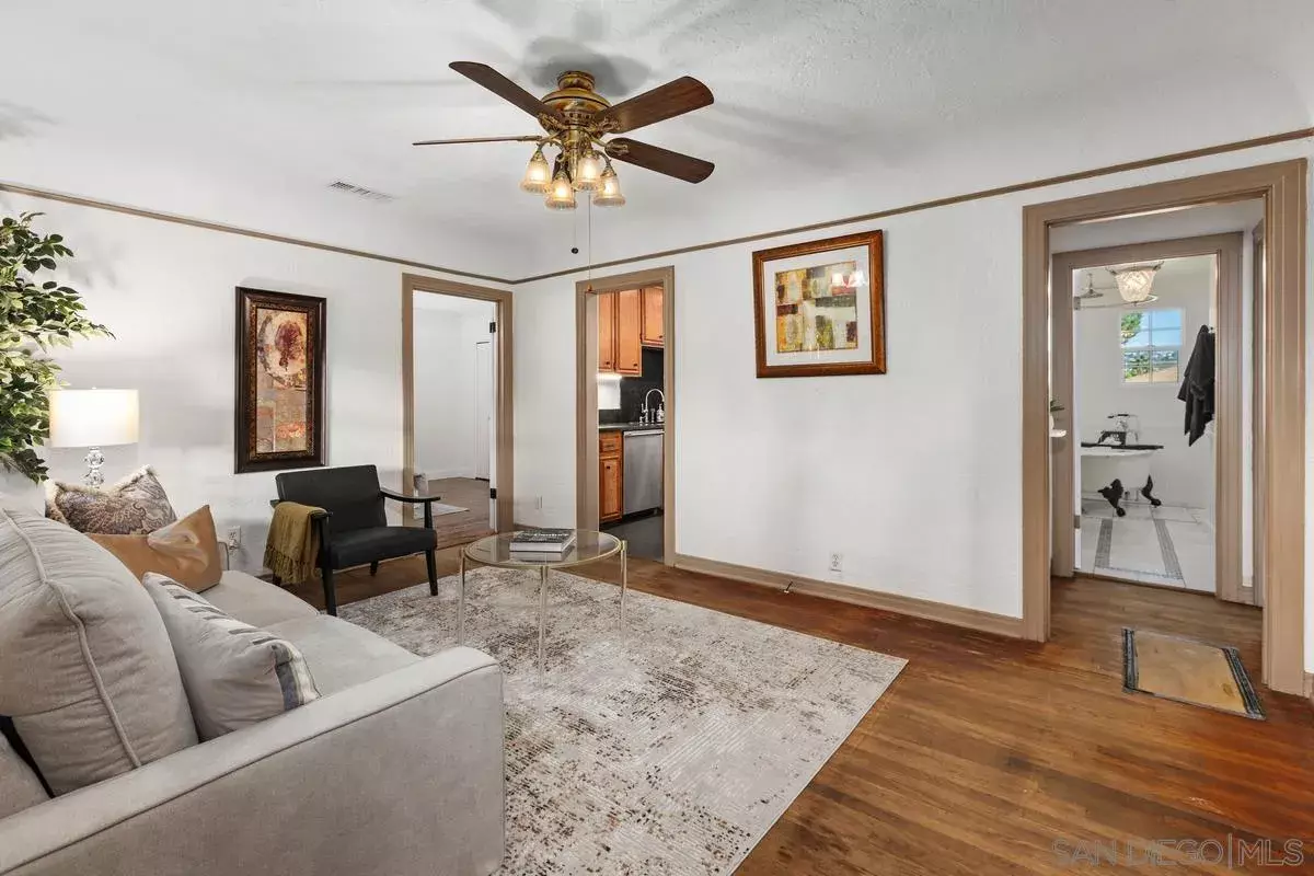 Spring Valley, CA 91977,2707 Sweetwater Rd