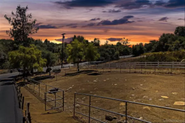 Alpine, CA 91901,2686 Via Viejas