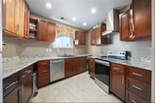 Redwood City, CA 94063,553 3rd Ave