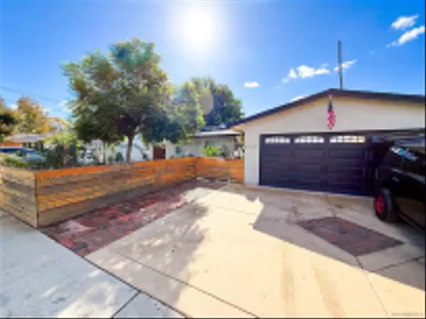 Escondido, CA 92027,819 N N Rose St