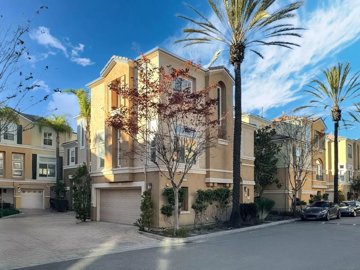 San Diego, CA 92130,12654 Carmel Country Rd #91