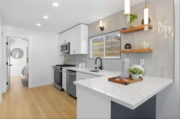 San Diego, CA 92116,3621 Collier Ave.