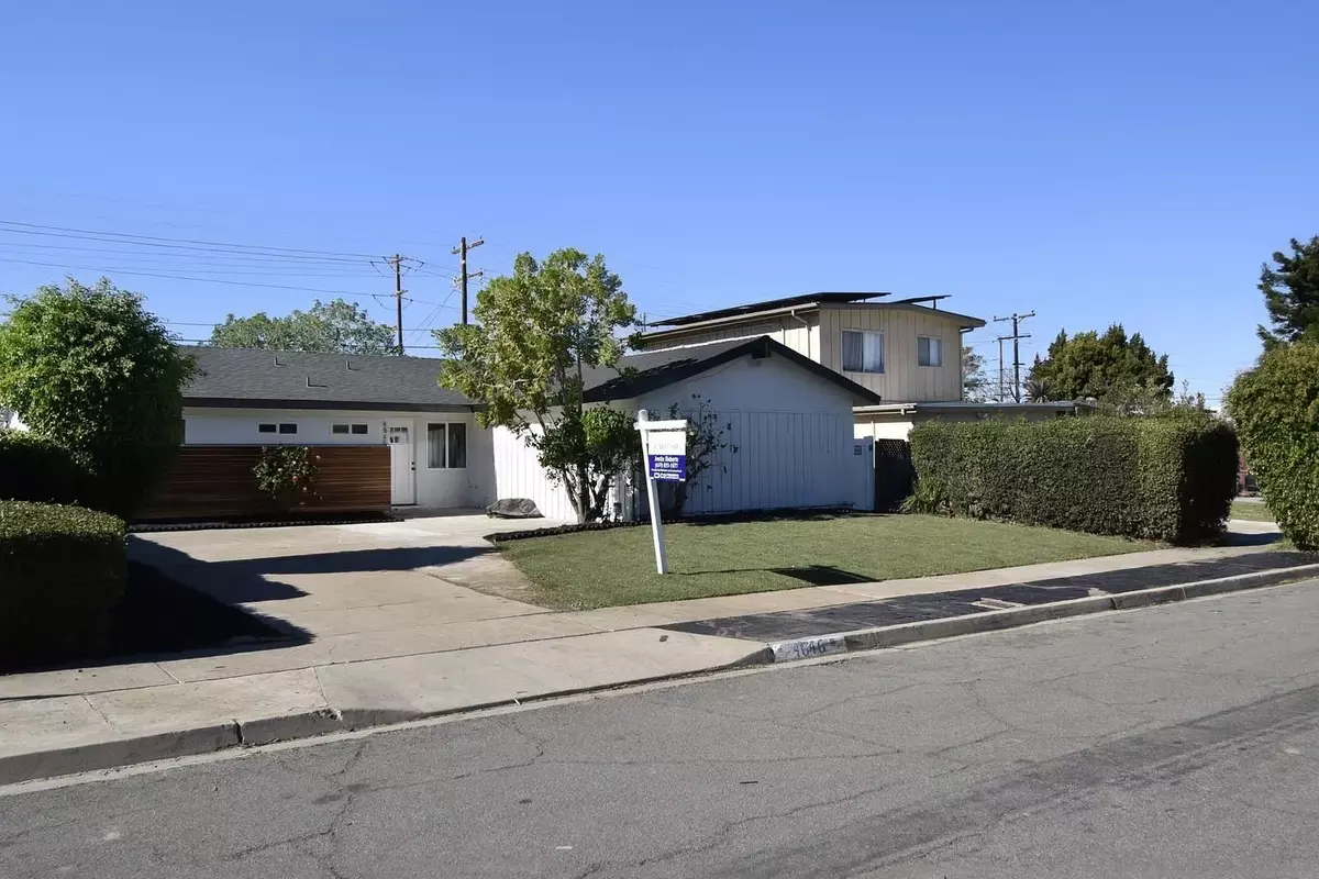 San Diego, CA 92117,4646 COCONINO WAY