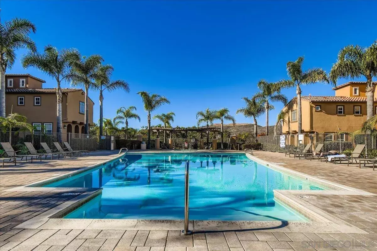 San Diego, CA 92127,17019 Camino Marcilla #5