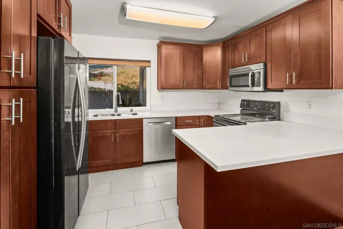 San Diego, CA 92121,9679 Easter Way