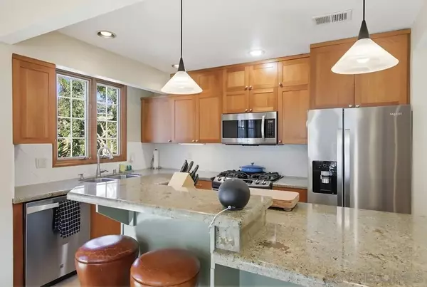 San Diego, CA 92109,1059 Agate St #A