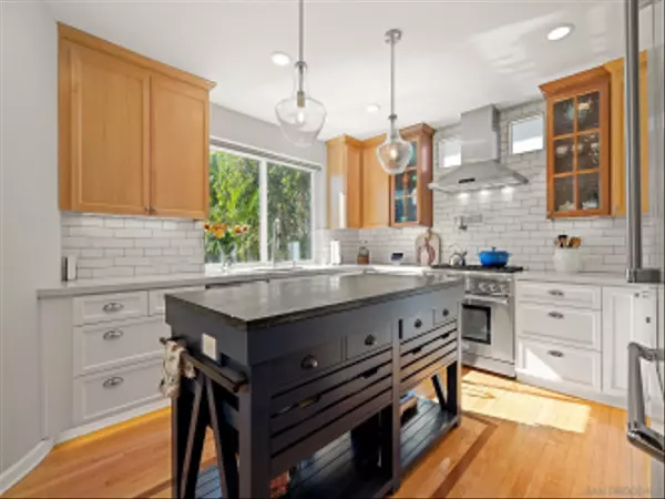 San Diego, CA 92107,4385 Orchard Ave