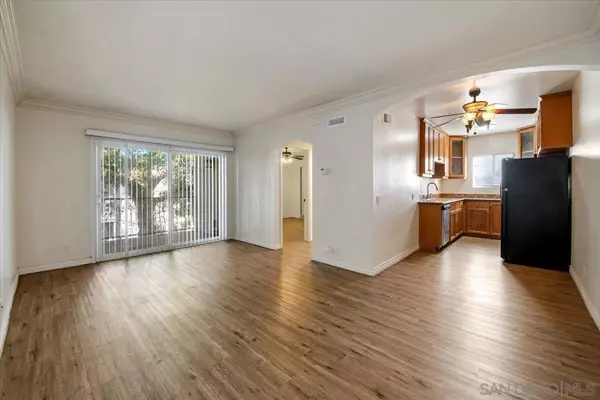 175 Avenida Descanso #205, Oceanside, CA 92057