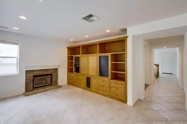 San Diego, CA 92123,2726 W Canyon