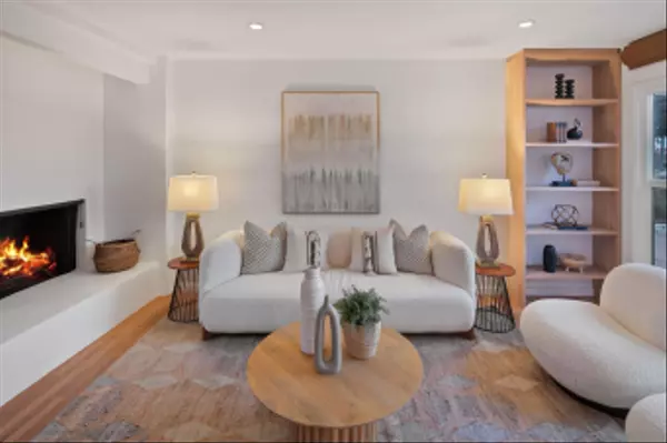 Solana Beach, CA 92075,211 Ocean St