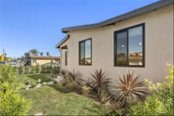 San Diego, CA 92117,4543 Moraga Ave