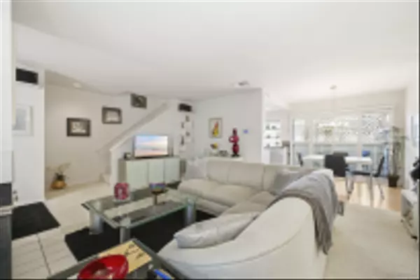 San Diego, CA 92117,4595 Chateau Drive