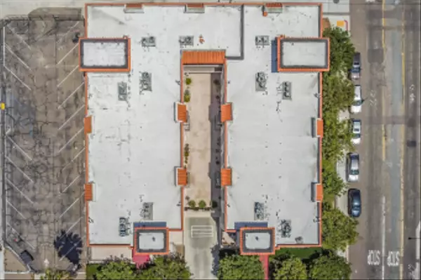 San Diego, CA 92104,4205 Ohio St #204