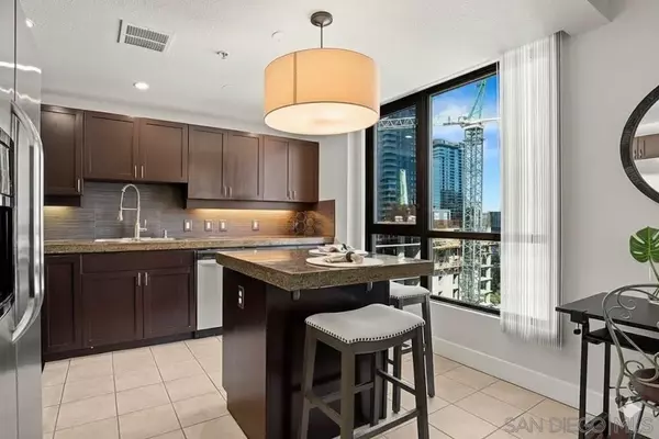 San Diego, CA 92101,1240 India St #1605