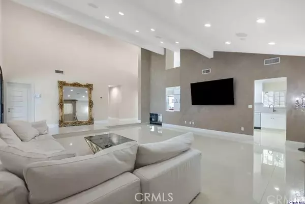 Sun Valley, CA 91352,10537 Dora Street