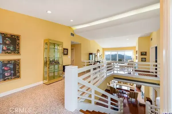 Glendale, CA 91208,3310 OAKMONT VIEW Drive