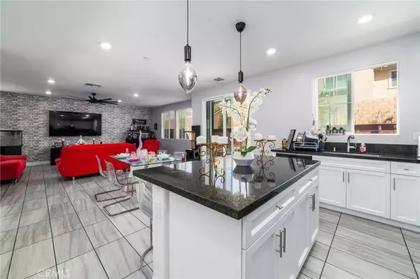 Fontana, CA 92336,16268 Valley Oak Lane