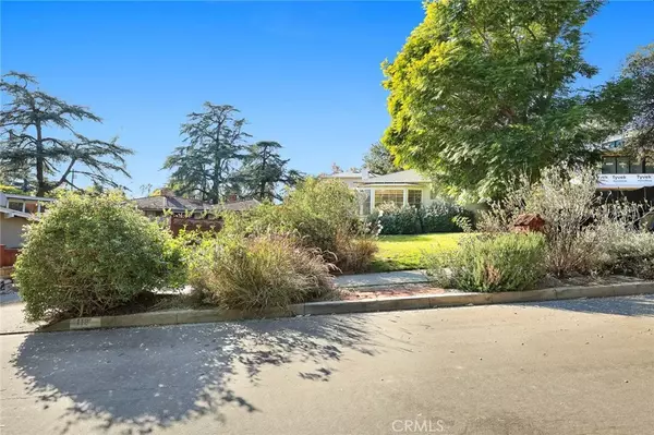 Sierra Madre, CA 91024,118 E Carter Avenue