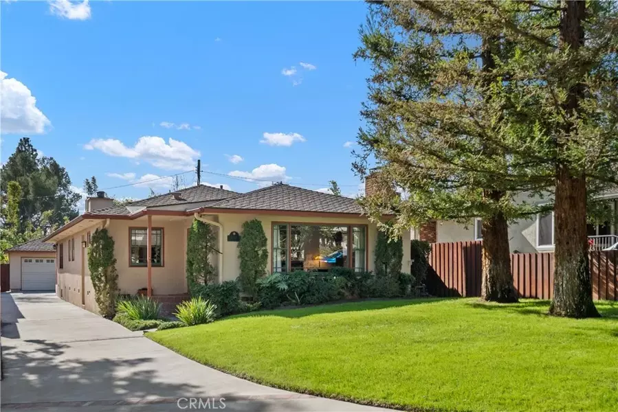 461 Foothill Avenue, Sierra Madre, CA 91024