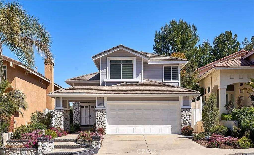 958 S Silver Star Way, Anaheim Hills, CA 92808