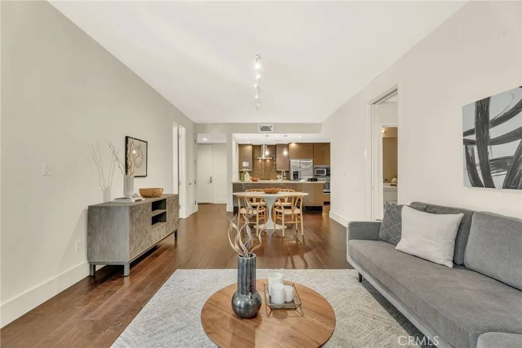 Burlingame, CA 94010,1838 Ogden Drive #106