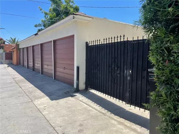 Los Angeles, CA 90008,2018 W 39th Street
