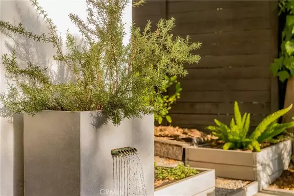 Altadena, CA 91001,1201 Sunny Oaks Circle