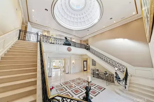 Beverly Hills, CA 90210,817 N Whittier Drive