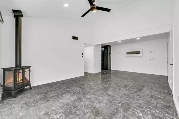 Diamond Bar, CA 91765,22809 Hilton Head Drive #14