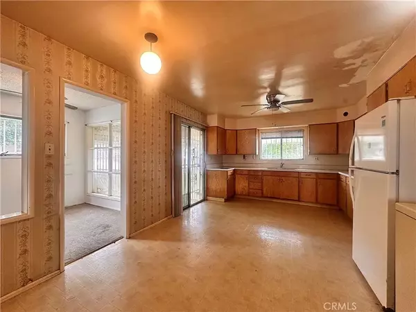 Panorama City, CA 91402,8651 Katherine Avenue