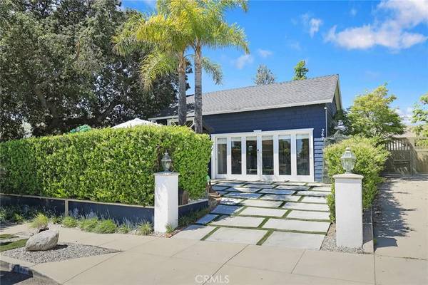 247 N Hermosa Avenue, Sierra Madre, CA 91024