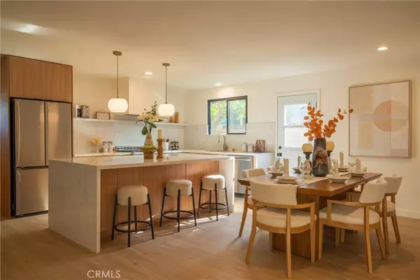 Woodland Hills, CA 91367,23919 Friar Street