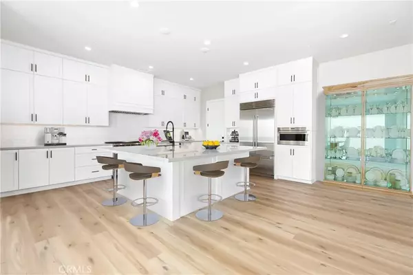 Irvine, CA 92618,127 Oakstone