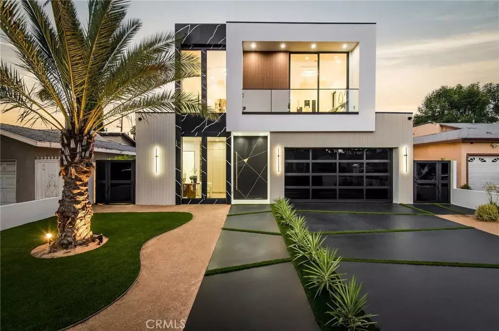 Encino, CA 91316,5132 Lindley Avenue
