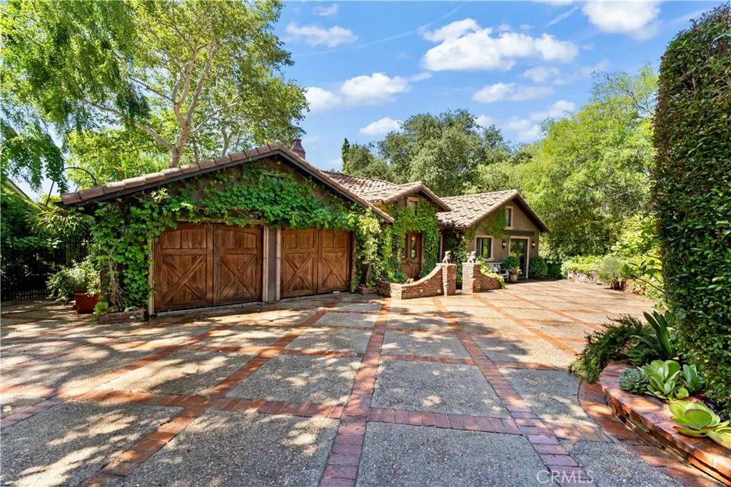 302 W Carter Avenue, Sierra Madre, CA 91024