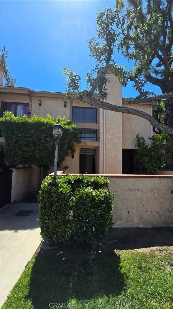 Arleta, CA 91331,9601 Woodman Avenue #8