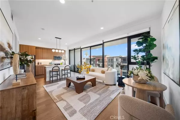 Pasadena, CA 91101,709 E Walnut Street #415