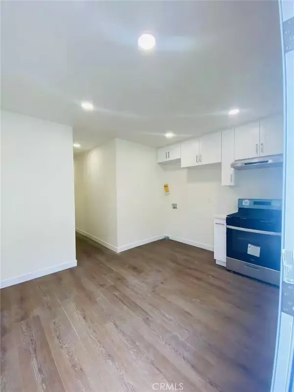 Monrovia, CA 91016,920 W Olive Avenue #1