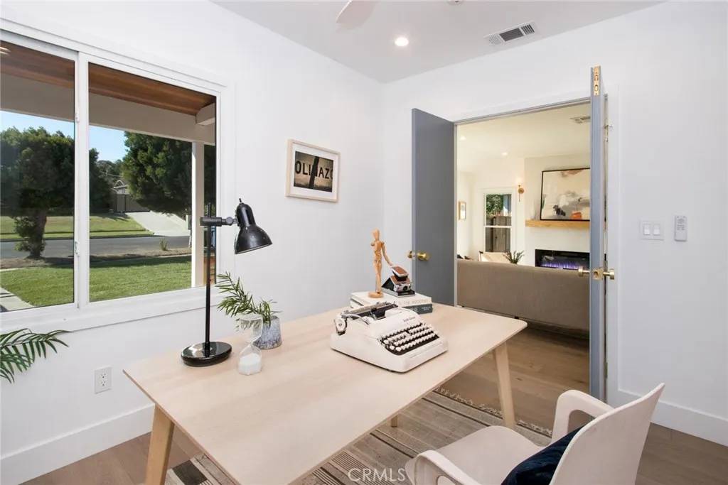 Los Angeles, CA 90043,5126 Chesley Avenue